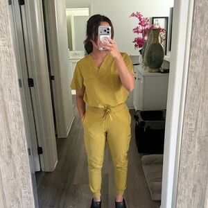 Mandala Womens Scrub V-Neck Top & Jogger Pants in Mustard